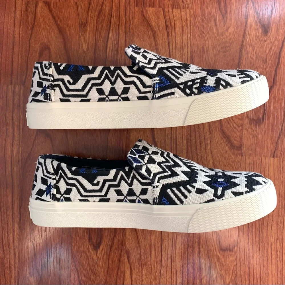 NWOT TOMS Sunset Stellar Blue Metallic Jacquard Embroidered Shoes - Sz  6 - Picture 6 of 10